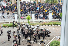 Indonesia Cemas Jilid II di Bengkulu Ricuh, Pagar Besi Roboh