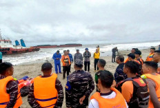 Badai Hantam Kapal di Perairan Bengkulu, Seluruh Penumpang Berhasil Diselamatkan