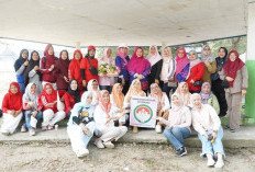 Dian Fitriani dan Anggota PKK Gelar Aksi Bersih Lingkungan dan Senam Sehat
