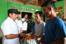 Kapal Karam Akibat Cuaca Buruk, Dedy Sambangi Rumah Warga Bersama Baznas