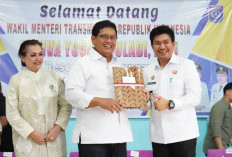 Kunker ke Bengkulu Utara, Wamen Transmigrasi RI Serahkan Bantuan 5,4 Miliar