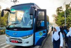 Naik Bus Sekolah Kurangi Angka Lakalantas