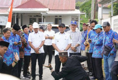 Warga Syukuran Jalan Baru di Perumahan Griya Andika, Walikota Bengkulu Bahagia
