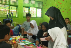 Kreasi Kerajinan Tangan Disekolah Ini Kurangi Sampah dan Peduli Lingkungan