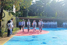 Siswa-siswi SMAN 15 Mukomuko Peringati Hari Pahlawan Bersama Kapolsek Sungai Rumbai 