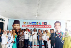 Didampingi Istri, Sukatno Kembalikan Berkas Balon Wakil Gubernur Bengkulu ke Gerindra