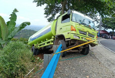 Mesin Rusak, Truk Hampir Terjun ke Jurang