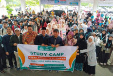 Dedy Wahyudi dan Istri Lepas Rombongan Study Camp SMP IT Iqra: Momen Cetak Generasi Cerdas dan Berakhlak ke Pa