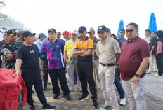 Satpol PP Mulai Bongkar Lapak Pedagang yang Mengganggu View Pantai Panjang
