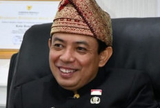 Wali Kota Bengkulu Imbau Masyarakat  Hati-Hati Mandi di Pantai Panjang