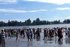 Pantai Jakat Kota Bengkulu Dibanjiri Wisatawan di Hari Kedua Lebaran