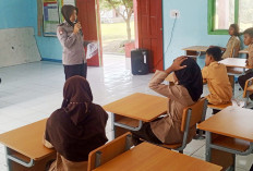 Police Goes to School, Polsek Enggano Sosialisasi Tentang Kenakalan Remaja di SMPN 17 BU