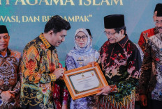 Bupati Bengkulu Utara Raih Penghargaan dari Menteri Agama RI