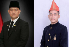 Ariyono Gumay - Harialyyanto Serahkan Syarat Pasangan Calon Independen Pilwakot Bengkulu