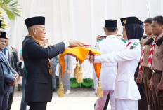 Paskibraka BS Menerima Duplikat Bendera Pusaka Serta Teks Proklamasi