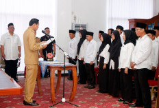 Pengukuhan 30 Petugas SLRT Se'ase Se'ijean oleh Bupati Kaur, berikut pesannya