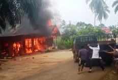 Kebakaran, Rumah dan Bengkel Warga Banjarsari Sungai Rumbai Mukomuko Ludes