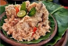 Mencicipi Pecel Pitik, Makanan Tradisional Khas Suku Oesing Kemiren, Memadukan Gurihnya Daging Ayam dan Bumbu 