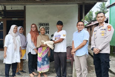 Pemerintah Desa Kota Padang Memberikan 1288 Ekor Bebek kepada Masyarakat