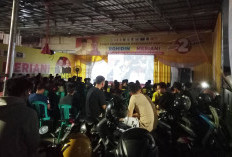 Meriah, Suasana Nobar Timnas Melawan Jepang di Posko Pemenangan Rohidin dan Meriani