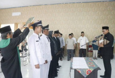 Perdana, Bupati Seluma Lantik 2 Kades Produk PAW