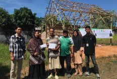 Warga Kota Bengkulu Terima Bantuan Rumah Layak Huni dari Baznas Provinsi Bengkulu 