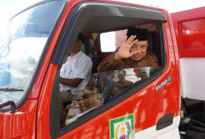 Walikota Dapat Bantuan Kendaraan Arm Roll dan Bak Roll Dari Pemprov