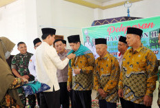 Lepaskan 100 Jamaah Calon Haji, Bupati Kaur Minta Doakan Agar Kaur lebih Maju