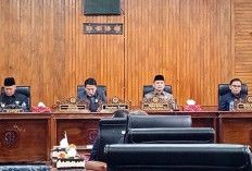 Bupati Kaur Ucapkan Terima Kasih Atas Pendapat Akhir Fraksi dan Tim Banggar DPRD Kaur Atas Pengesahan APBD