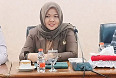 Legislator Kota Bengkulu Erni Novita Berikan Motivasi Kepada 1.116 Peserta Tes PPPK