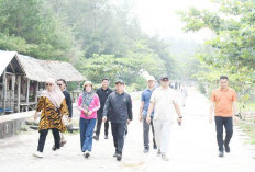 Dedy-Ronny dan Seluruh OPD Kembali Bersihkan Pantai Panjang