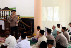 Kapolres Kaur Menjalin Silaturahmi dan Menyampaikan Pesan Kamtibmas di Kecamatan Kaur Selatan