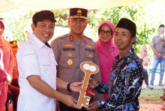 Walikota dan Kapolda Lakukan Peresmian Program Bedah Rumah