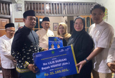 Ikut Takziah, Walikota Bengkulu Serahkan Dokumen 4 in 1 di Jalan Gedang