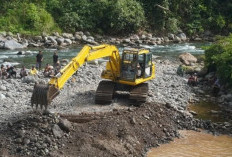 Tanggapi Keluhan Petani, Bupati BU Turunkan Alat Berat ke Irigasi Air Nokan Kemumu