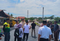 Walikota Pantau Proses Pengaspalan Jalan Aru Jajar