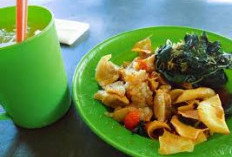 Yuk Cobain Sensasi Rujak Pentol Warung Moro, Kuliner Khas Tambakboyo Tuban yang Pedas, Gurih dan Manis