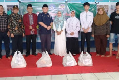 Ramadan Berbagi SMPN 4 Kota Bengkulu, Sekretaris Dikbud Kota: Kami Sangat Terharu dengan yang Dilakukan Siswa