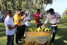 Peringatan HKN ke-61 di Kabupaten Kaur, Bupati Kaur Potong Tumpeng