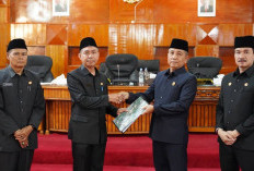 Sekda BS Hadiri Rapat Paripurna Penyampaian Rekomendasi Nota LKPJ 2024