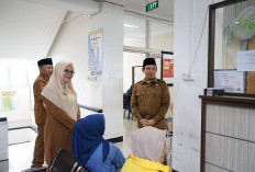 Walikota Bengkulu Sempatkan Tanya Kabar Pasien RSUD Harapan dan Doa