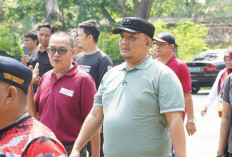 Rutin Bersihkan Pantai Panjang, Wakil Walikota Ajak Masyarakat  Sama-Sama Menjaga Kebersihannya