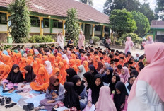 Cahaya Islami Siswa MIN 2 Benteng Bersinar dalam Kegiatan Muhadarah