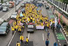 BEM UI dan UIN Jakarta Demo DPR, Tagih Deadline Penuhi Tuntutan 17+8