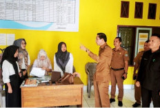 Sidak ke Kantor Camat Padang Guci Ilir, Bupati Kaur sampaikan ini