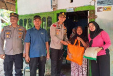 Kapolres Kaur Berikan Bantuan Sembako Kepada Korban Banjir di Sungai Sambat