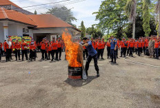 Plt Sekda Kota Bengkulu Hadiri Apel Gabungan Dalam Rangka Memperingati Hari Pemadam Kebakaran Sedunia
