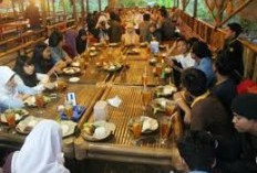 5 Adab yang Harus Diterapkan saat Berbuka Puasa Bersama agar Nyaman dan Tak Mengganggu Orang Lain. Yuk Simak!
