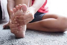5 Cara Rumahan Ini Dapat Meredakan Nyeri Pada Telapak Kaki Saat Pagi Loh!