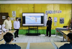 Sejumlah Sekolah Terima Bantuan Smart TV, Bengkulu Akselerasi Program Digitalisasi Pendidikan